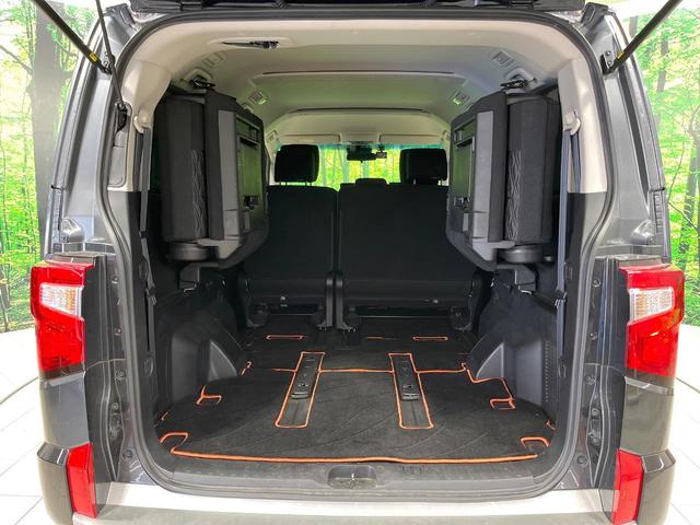 普段のお買い物や通勤、送迎等に十分な荷室スペースを確保しております。セカンドシートを倒すと、大きな荷物の積載も可能です♪