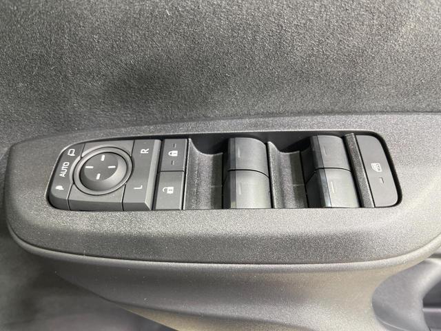 ヤリスクロス Ｘ　禁煙車　ＳＤナビ　フルセグ　バックカメラ　セーフティセンス　レーンアシスト　アダプティブクルーズコントロール　オートマチックハイビーム　クリアランスソナー　スマートキー　Ｂｌｕｅｔｏｏｔｈ　ＥＴＣ（40枚目）