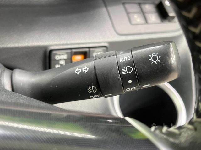 シエンタ Ｇ　クエロ　禁煙車　純正ＳＤナビ　バックカメラ　両側電動ドア　シートヒーター　ステアリングヒーター　オートエアコン　オートライト　クリアランスソナー　ＬＥＤヘッドライト　ステアリングスイッチ（7枚目）