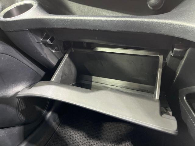 シエンタ Ｇ　クエロ　禁煙車　純正ＳＤナビ　バックカメラ　両側電動ドア　シートヒーター　ステアリングヒーター　オートエアコン　オートライト　クリアランスソナー　ＬＥＤヘッドライト　ステアリングスイッチ（52枚目）