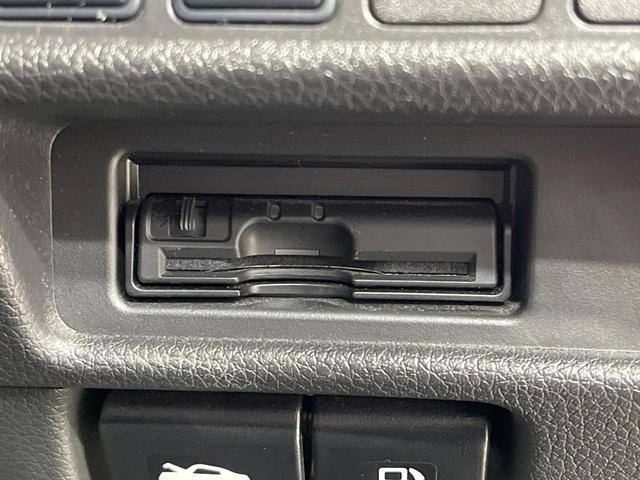 エクストレイル ２０Ｘｉ　禁煙車　純正９型ナビ　全周囲カメラ　プロパイロット　パワーバックドア　デジタルインナーミラー　ＥＴＣ　ＬＥＤヘッドライト　純正１８インチアルミホイール　電動パーキングブレーキ　ステアリングスイッチ（8枚目）