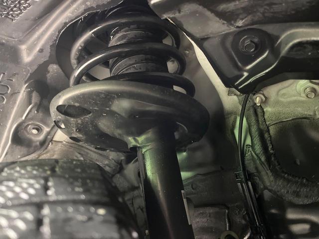 ヴォクシー ハイブリッドZS 煌 禁煙車 モデリスタエアロ 後席モニター BIG-X11型ナビ バックカメラ 両側電動ドア コーナーセンサー クルーズコントロール シートヒーター 寒冷地仕様 スマートキー LEDヘッド ETC(23枚目)