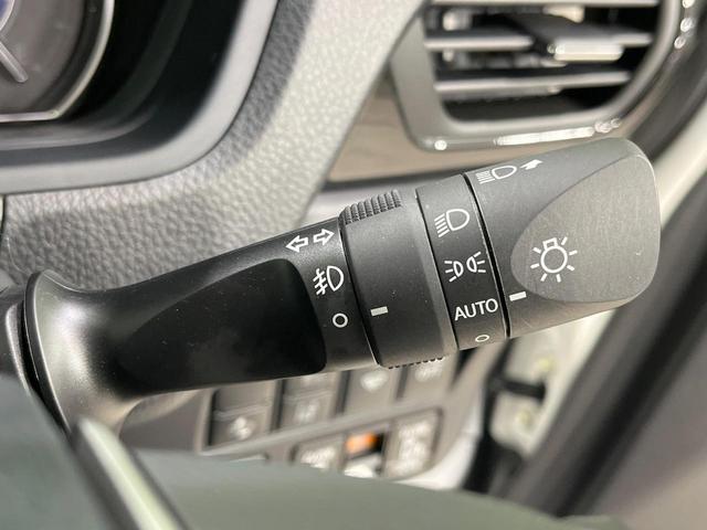 ヴォクシー ハイブリッドZS 煌 禁煙車 モデリスタエアロ 後席モニター BIG-X11型ナビ バックカメラ 両側電動ドア コーナーセンサー クルーズコントロール シートヒーター 寒冷地仕様 スマートキー LEDヘッド ETC(41枚目)