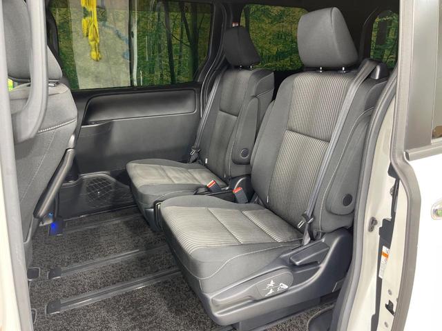 ヴォクシー ハイブリッドZS 煌 禁煙車 モデリスタエアロ 後席モニター BIG-X11型ナビ バックカメラ 両側電動ドア コーナーセンサー クルーズコントロール シートヒーター 寒冷地仕様 スマートキー LEDヘッド ETC(52枚目)