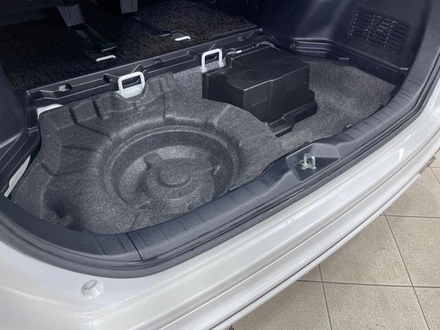 ヴォクシー ハイブリッドZS 煌 禁煙車 モデリスタエアロ 後席モニター BIG-X11型ナビ バックカメラ 両側電動ドア コーナーセンサー クルーズコントロール シートヒーター 寒冷地仕様 スマートキー LEDヘッド ETC(59枚目)