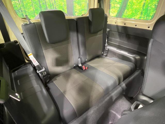 後部座席も気になるようなキズ・汚れやへたり等、大きなダメージはなく、良好な状態です。