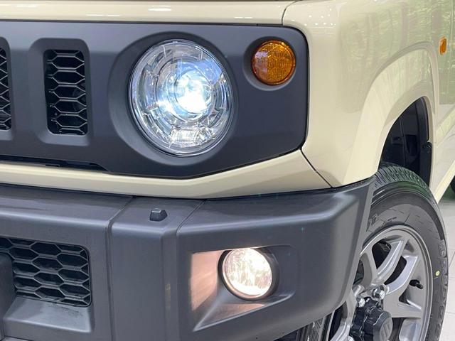 【ＬＥＤヘッドライト】悪天候や夜間走行時も良好な視界を確保し安心して運転できる高輝度ＬＥＤヘッドライトを装備！点灯速度が早く、消費電力も抑えられています。