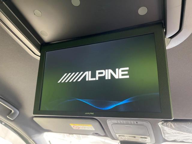 【フリップダウンモニター】大画面モニターで後席でもエンタメをお楽しみいただけます。小さなお子様にも大人気の装備です♪