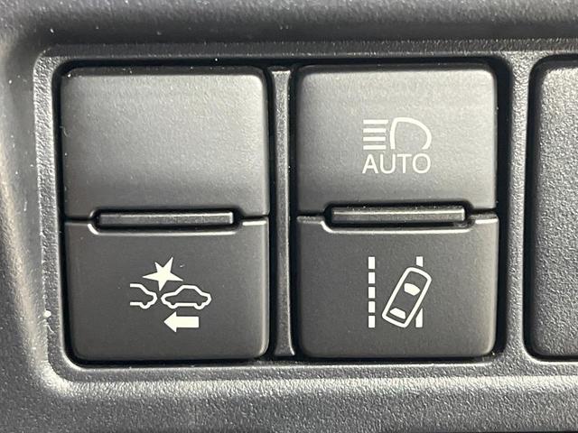 【トヨタセーフティセンス】走行中に前方の車両等を認識し、衝突しそうな時は警報とブレーキで衝突回避と被害軽減をアシスト。より安全にドライブをお楽しみいただけます。