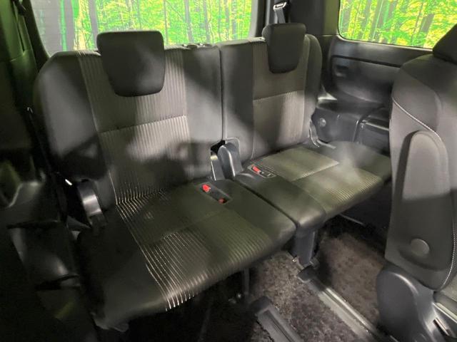 ３列目シートはもちろん状態良好☆大人でもゆったりと座って頂けますので、大人数でのお出かけもラクラクです♪ご家族で、気の知れた仲間で、ドライブに行くのが楽しみですね♪