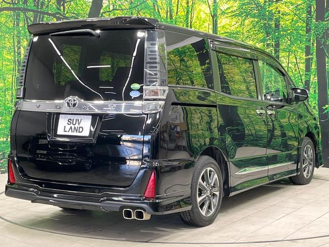 高透明度のガラス皮膜で撥水はもちろん、上質なツヤ・光沢を実現。紫外線や酸性雨から大切な愛車を保護し、色あせ・劣化を防止。「弾スプラッシュコート」、「弾プリミッサコート」からお選びいただけます。