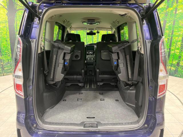 セレナ ハイウェイスターＶ　禁煙車　後席モニター　ＢＩＧ－Ｘ１０型ナビ　全周囲カメラ　フルセグ　セーフティバックＡ　プロパイロット　両側電動ドア　ブラインドスポットモニター　デジタルインナーミラー　コーナーセンサー　ＥＴＣ（13枚目）
