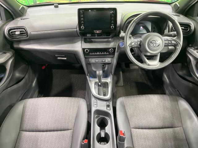 ヤリスクロス ハイブリッドZ 禁煙車 8型ナビ 全周囲カメラ フルセグ レーダークルーズ ブラインドスポットモニター 車線逸脱装置 ハーフレザーシート シートヒータ ステアリングヒーター LEDヘッド&フォグ ETC(2枚目)