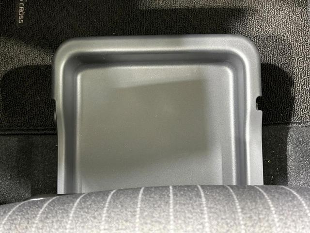 ヤリスクロス ハイブリッドZ 禁煙車 8型ナビ 全周囲カメラ フルセグ レーダークルーズ ブラインドスポットモニター 車線逸脱装置 ハーフレザーシート シートヒータ ステアリングヒーター LEDヘッド&フォグ ETC(58枚目)