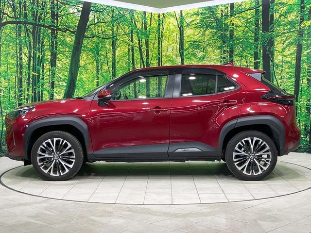 ヤリスクロス ハイブリッドZ 禁煙車 8型ナビ 全周囲カメラ フルセグ レーダークルーズ ブラインドスポットモニター 車線逸脱装置 ハーフレザーシート シートヒータ ステアリングヒーター LEDヘッド&フォグ ETC(62枚目)
