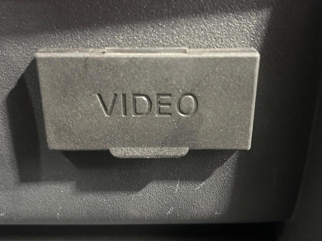 デリカD:5 G パワーパッケージ 禁煙車 後席モニター 純正ナビ フルセグ バックカメラ 両側電動ドア AC100V電源 クルーズコントロール HIDヘッド プライバシーガラス 横滑り防止装置 Bluetooth接続 ETC(56枚目)