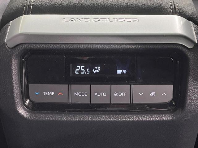 ランドクルーザー250 VX 禁煙車 サンルーフ 純正12.3ナビ 全周囲カメラ JBLサウンド 100V電源 衝突被害軽減 レーダークルーズ 電動リアゲート レザーシート 前席シートエアコン 純正18インチアルミ(42枚目)