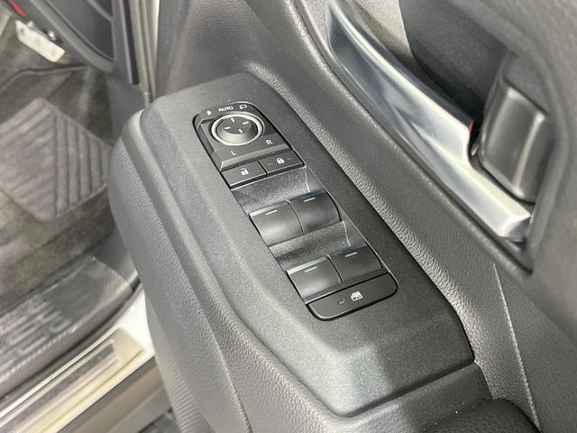 ランドクルーザー250 VX 禁煙車 サンルーフ 純正12.3ナビ 全周囲カメラ JBLサウンド 100V電源 衝突被害軽減 レーダークルーズ 電動リアゲート レザーシート 前席シートエアコン 純正18インチアルミ(46枚目)