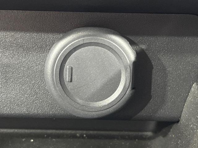 アウトランダーPHEV P 禁煙車 純正9型ナビ 全周囲カメラ 7人乗 衝突被害軽減 電動リアゲート コーナーセンサー シートヒーター スマートキー LEDヘッド ETC2.0 純正20インチアルミ(55枚目)