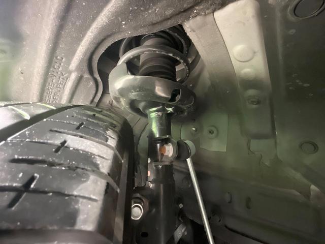 ノア ハイブリッドＳ－Ｚ　禁煙車　モデリスタエアロ　後席モニター　メーカー１０型ナビ　全周囲カメラ　快適利便パック　ブラインドスポットモニター　ユニバーサルサイドステップ　ブラインドスポットモニター　１００Ｖ電源　ＥＴＣ（24枚目）