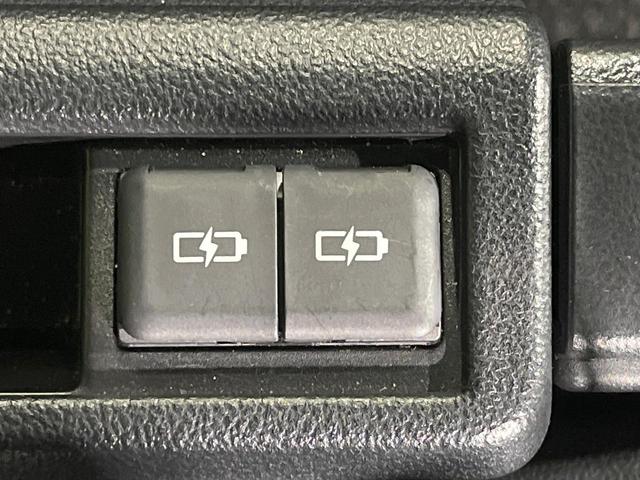 ノア ハイブリッドＳ－Ｚ　禁煙車　モデリスタエアロ　後席モニター　メーカー１０型ナビ　全周囲カメラ　快適利便パック　ブラインドスポットモニター　ユニバーサルサイドステップ　ブラインドスポットモニター　１００Ｖ電源　ＥＴＣ（38枚目）