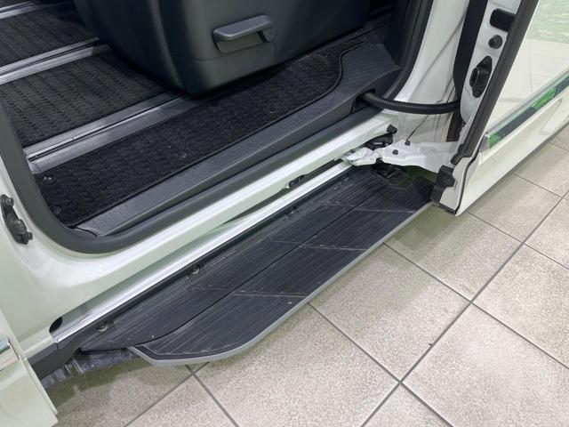 ノア ハイブリッドＳ－Ｚ　禁煙車　モデリスタエアロ　後席モニター　メーカー１０型ナビ　全周囲カメラ　快適利便パック　ブラインドスポットモニター　ユニバーサルサイドステップ　ブラインドスポットモニター　１００Ｖ電源　ＥＴＣ（40枚目）