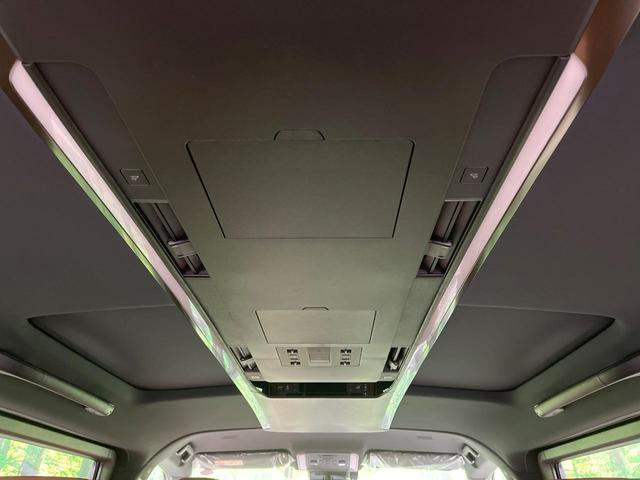 ヴェルファイアハイブリッド Ｚ　プレミア　登録済未使用車　サンルーフ　両側電動ドア　純正ＳＤナビ　全周囲カメラ　衝突被害軽減システム　電動リアゲート　レザーシート　前席シートエアコン　リアシートエアコン　コーナーセンサー　スマートキー（3枚目）