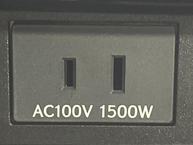 ヴェルファイアハイブリッド Ｚ　プレミア　登録済未使用車　サンルーフ　両側電動ドア　純正ＳＤナビ　全周囲カメラ　衝突被害軽減システム　電動リアゲート　レザーシート　前席シートエアコン　リアシートエアコン　コーナーセンサー　スマートキー（7枚目）