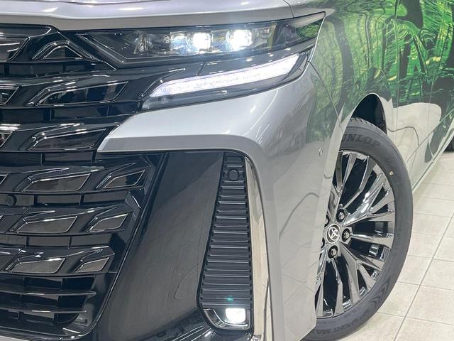 ヴェルファイアハイブリッド Ｚ　プレミア　登録済未使用車　サンルーフ　両側電動ドア　純正ＳＤナビ　全周囲カメラ　衝突被害軽減システム　電動リアゲート　レザーシート　前席シートエアコン　リアシートエアコン　コーナーセンサー　スマートキー（13枚目）