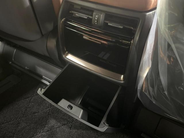 ヴェルファイアハイブリッド Ｚ　プレミア　登録済未使用車　サンルーフ　両側電動ドア　純正ＳＤナビ　全周囲カメラ　衝突被害軽減システム　電動リアゲート　レザーシート　前席シートエアコン　リアシートエアコン　コーナーセンサー　スマートキー（44枚目）