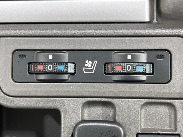 ランドクルーザープラド TX Lパッケージ マットブラックエディション 禁煙車 サンルーフ 純正ナビ バックカメラ フルセグ レーダークルーズ セーフティセンス ベージュ革シート シートベンチレーション コーナーセンサー LEDヘッド ルーフレール ビルトインETC(7枚目)