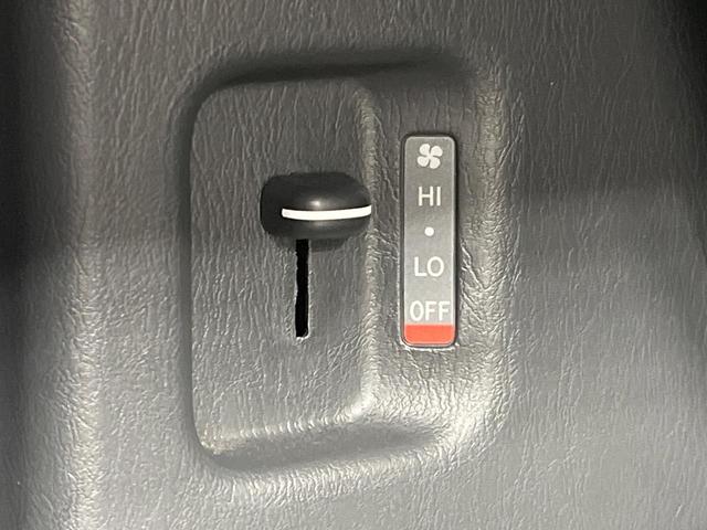 ハイエースバン スーパーGL ダークプライムII 禁煙車 純正ナビ バックカメラ フルセグTV 両側電動ドア セーフティセンス 100V電源 コーナーセンサー スマートキー LEDヘッド ETC2.0 Bluetooth CD/DVD再生(32枚目)