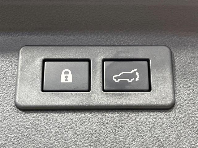 フォレスター ＳＴＩスポーツ　禁煙車　視界拡張　純正８型ナビ　フロント・サイド・バックカメラ　フルセグ　電動リアゲート　デジタルインナーミラー　レザーシート　全席シートヒーター　コーナーセンサー　ＬＥＤヘッド　ＥＴＣ（7枚目）