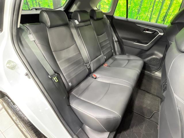 ＲＡＶ４ Ｇ　Ｚパッケージ　禁煙車　ＴＲＤフルエアロ　純正１０型ナビ　全周囲カメラ　デジタルインナーミラー　電動リアゲート　レーダークルーズ　ブラインドスポットモニター　前席シートエアコン　パワーシート　ＨＤＭＩ　純正１９ＡＷ（9枚目）