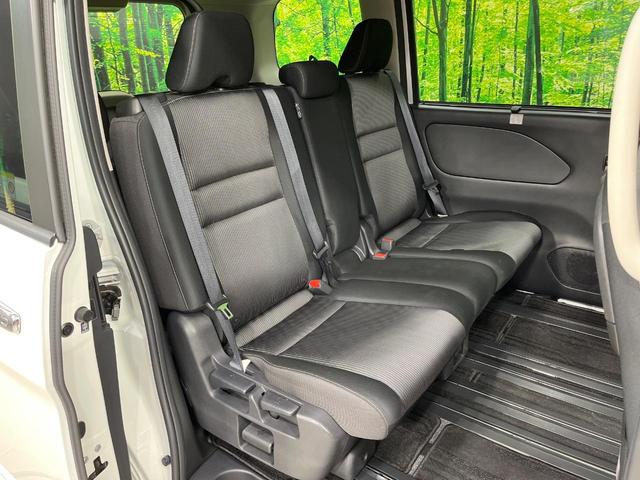 セレナ ハイウェイスターＶ　禁煙車　後席モニター　純正１０型ナビ　全方位カメラ　プロパイロット　デジタルインナーミラー　ブラインドスポットモニター　両側電動ドア　後席エアコン　コーナーセンサー　車線逸脱防止　ＬＥＤヘッドライト（10枚目）