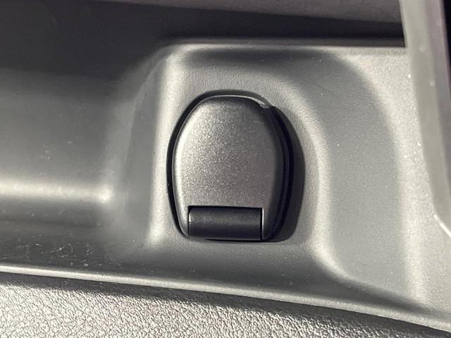 セレナ ハイウェイスターＶ　禁煙車　後席モニター　純正１０型ナビ　全方位カメラ　プロパイロット　デジタルインナーミラー　ブラインドスポットモニター　両側電動ドア　後席エアコン　コーナーセンサー　車線逸脱防止　ＬＥＤヘッドライト（32枚目）