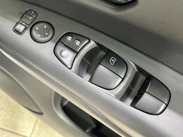 セレナ ハイウェイスターＶ　禁煙車　後席モニター　純正１０型ナビ　全方位カメラ　プロパイロット　デジタルインナーミラー　ブラインドスポットモニター　両側電動ドア　後席エアコン　コーナーセンサー　車線逸脱防止　ＬＥＤヘッドライト（44枚目）