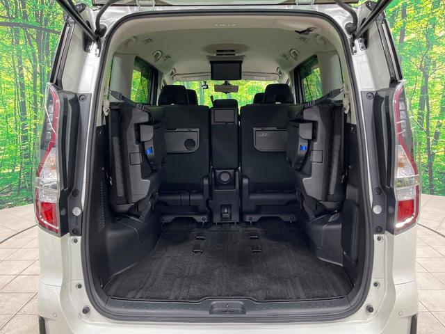 セレナ ハイウェイスターＶ　禁煙車　後席モニター　純正１０型ナビ　全方位カメラ　プロパイロット　デジタルインナーミラー　ブラインドスポットモニター　両側電動ドア　後席エアコン　コーナーセンサー　車線逸脱防止　ＬＥＤヘッドライト（56枚目）