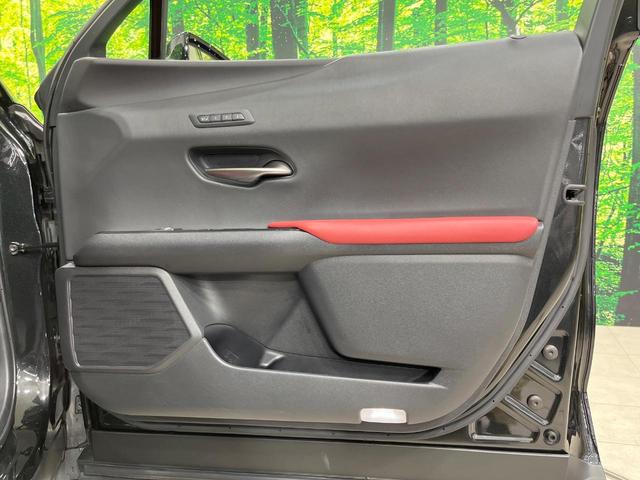 ＵＸ ＵＸ２５０ｈ　Ｆスポーツ　禁煙車　サンルーフ　純正１０型ナビ　フルセグ　バックカメラ　ブラインドスポットモニター　セーフティセンス　クリアランスソナー　赤革シート　パワーシート　シートヒーター　電動リアゲート　ＥＴＣ（32枚目）