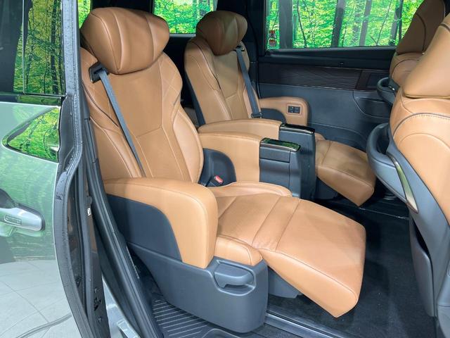ヴェルファイアハイブリッド Ｚ　プレミア　登録済未使用車　ガラスルーフ　純正１４型ナビ　全周囲カメラ　フルセグ　チームメイト　ブラインドスポットモニター　デジタルインナーミラー　ユニバーサルステップ　１００Ｖ電源　電動リアゲート　ＥＴＣ（53枚目）