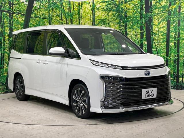 ヴォクシー ハイブリッドＳ－Ｚ　禁煙車　後席モニター　純正１０型ナビ　快適利便ＰＫＧ　全席シートヒーター　ユニバーサルステップ　電動リアゲート　両側電動ドア　レーダークルーズ　オットマン　１００Ｖ電源　衝突被害軽減（14枚目）