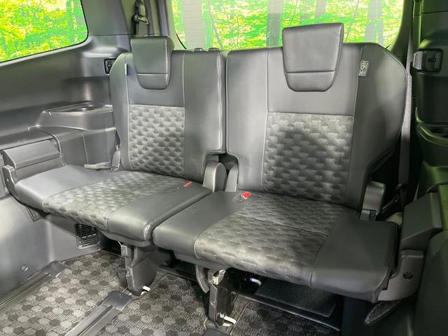 ヴォクシー ハイブリッドＳ－Ｚ　禁煙車　後席モニター　純正１０型ナビ　快適利便ＰＫＧ　全席シートヒーター　ユニバーサルステップ　電動リアゲート　両側電動ドア　レーダークルーズ　オットマン　１００Ｖ電源　衝突被害軽減（33枚目）