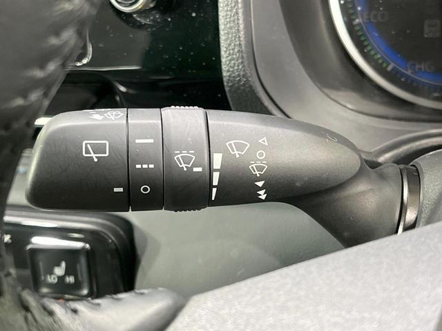 ヴォクシー ハイブリッドＳ－Ｚ　禁煙車　後席モニター　純正１０型ナビ　快適利便ＰＫＧ　全席シートヒーター　ユニバーサルステップ　電動リアゲート　両側電動ドア　レーダークルーズ　オットマン　１００Ｖ電源　衝突被害軽減（51枚目）