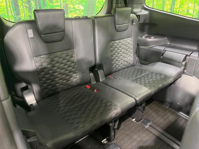 ヴォクシー ハイブリッドＳ－Ｚ　禁煙車　後席モニター　純正１０型ナビ　全方位カメラ　快適利便パッケージ　トヨタチームメイト　電動リアゲート　レーダークルーズ　ブラインドスポットモニター　ＡＣ１００Ｖ　シートヒーター　両側電動ドア（10枚目）