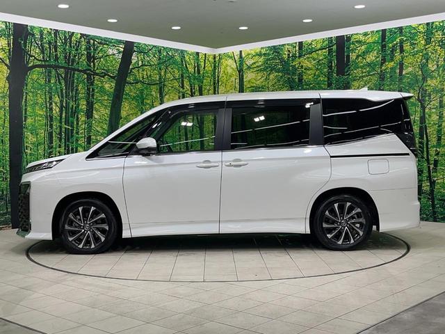 ヴォクシー ハイブリッドＳ－Ｚ　禁煙車　後席モニター　純正１０型ナビ　全方位カメラ　快適利便パッケージ　トヨタチームメイト　電動リアゲート　レーダークルーズ　ブラインドスポットモニター　ＡＣ１００Ｖ　シートヒーター　両側電動ドア（24枚目）