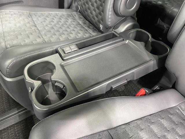 ヴォクシー ハイブリッドＳ－Ｚ　禁煙車　後席モニター　純正１０型ナビ　全方位カメラ　快適利便パッケージ　トヨタチームメイト　電動リアゲート　レーダークルーズ　ブラインドスポットモニター　ＡＣ１００Ｖ　シートヒーター　両側電動ドア（32枚目）