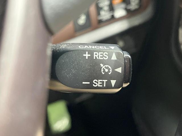 �y�N���[�Y�R���g���[���z�������H�����N���N���s�B�A�N�Z���𗣂��Ă���葬�x�ő��s���ł��A�������^�]���̕��S���y���I�����E�������ȒP�ȃX�C�b�`����Œ����ł��܂��B