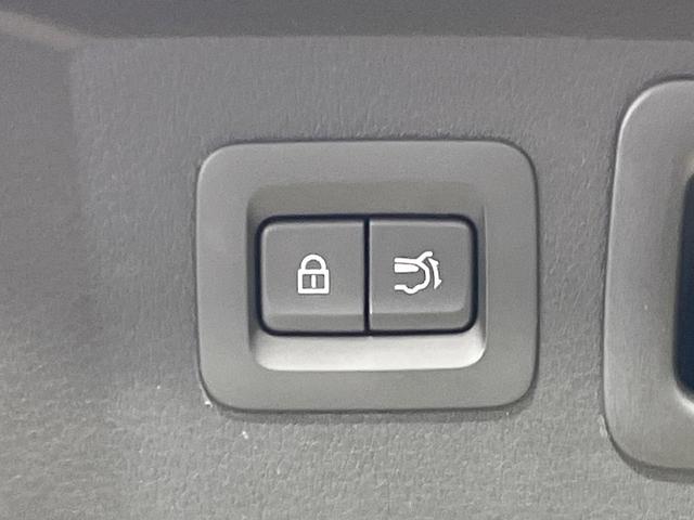 CX-60 XD エクスクルーシブモード 禁煙車 パノラマルーフ 純正12型ナビ 全周囲カメラ BOSEサウンド ブラインドスポットモニター レーダークルーズ 電動リアゲート シートベンチレーション コーナーセンサー スマートキ LEDヘッド(48枚目)