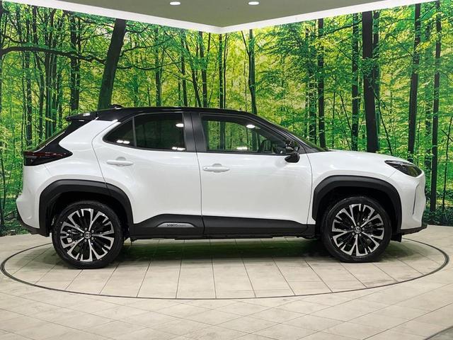 ヤリスクロス Ｚ　禁煙車　純正８型ナビ　バックカメラ　フルセグ　ブラインドスポットモニター　レーダークルーズ　パワーシート　シートヒータ　コーナーセンサー　スマートキー　ＬＥＤヘッド　ＥＴＣ２．０　純正１８インチアルミ（12枚目）