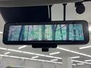 【インテリジェントルームミラー】後席の大きな荷物や同乗者で後方が確認しづらい時でも安心！カメラが撮影した車両後方の映像をルームミラー内に表示。クリアな視界で状況の確認が可能です！